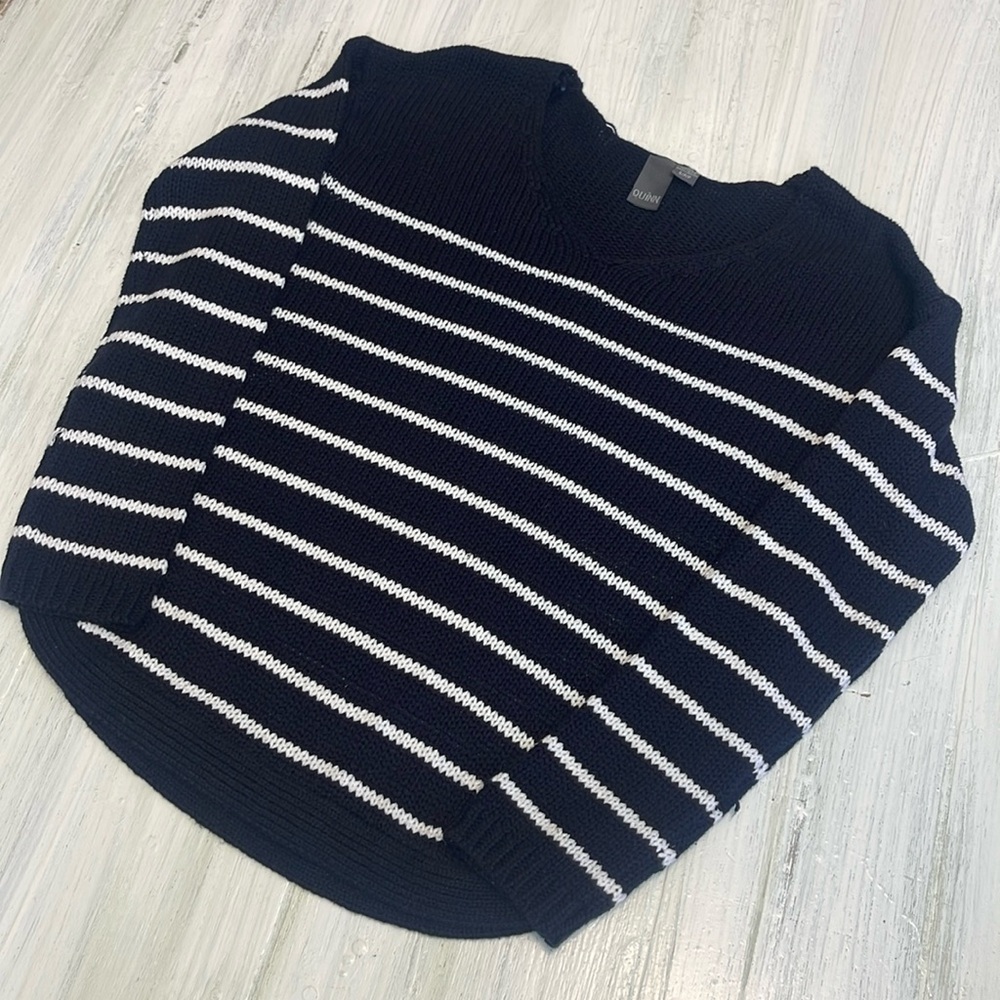✨ Quinn Navy & White Striped Ribbed Knit Sweater Sz S✨